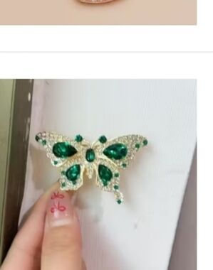 Elegant Emerald Butterfly Brooch
